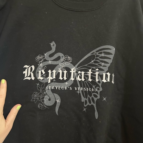 Taylor Swift Reputation Sweatshirt - Picture 3 of 4